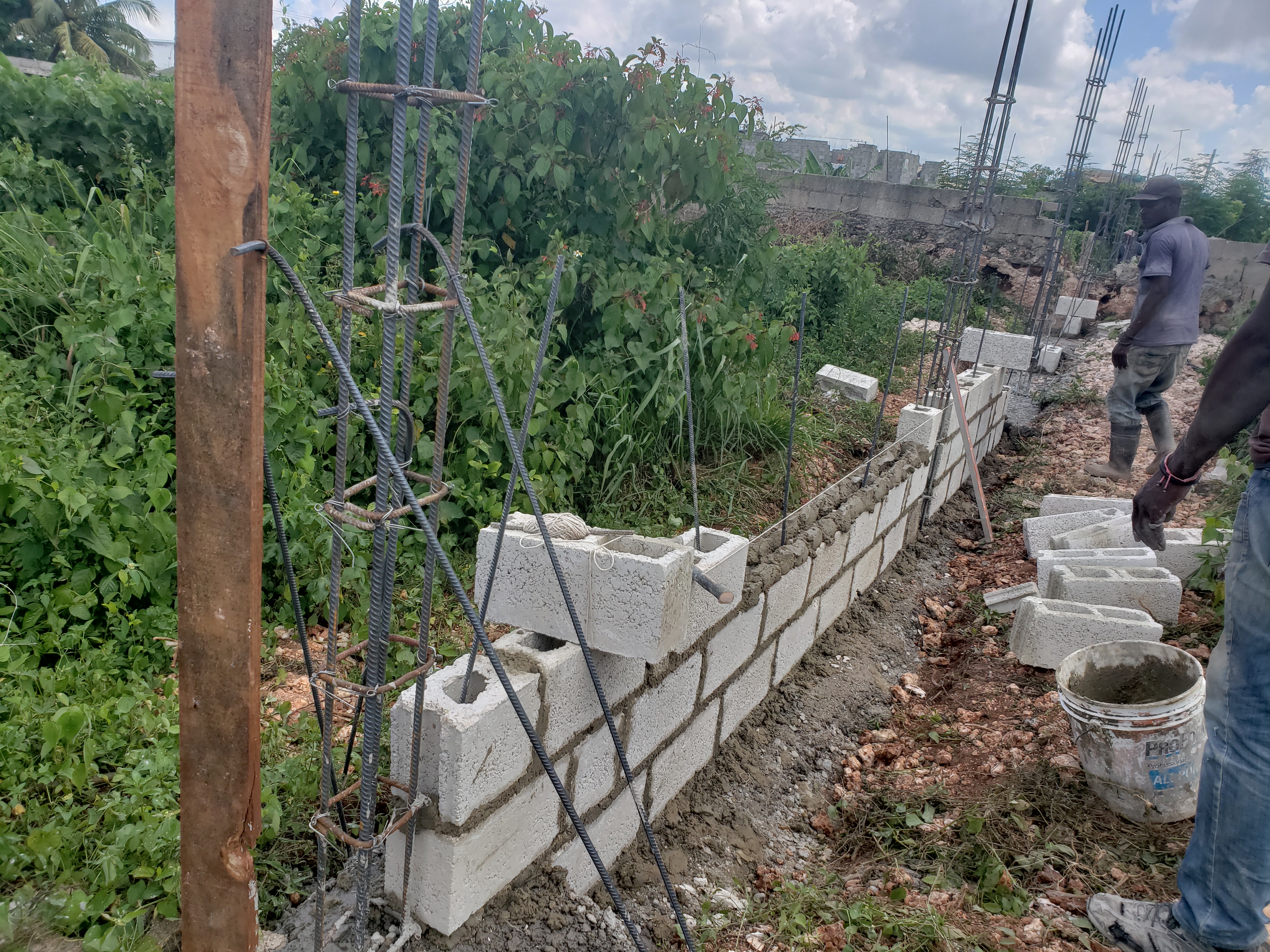 Construcción de Muros Perimetrales 1